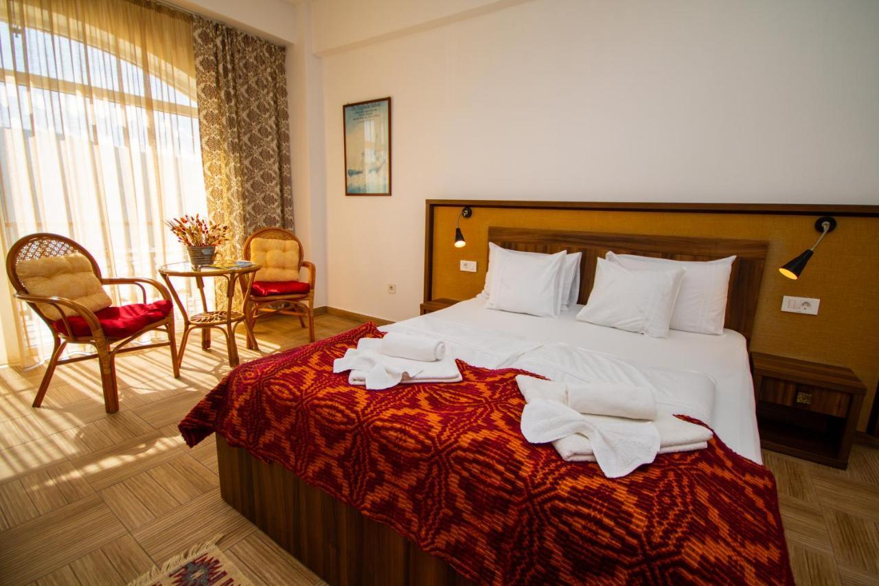 Mai Danube Hotell Ieşelniţa Exteriör bild