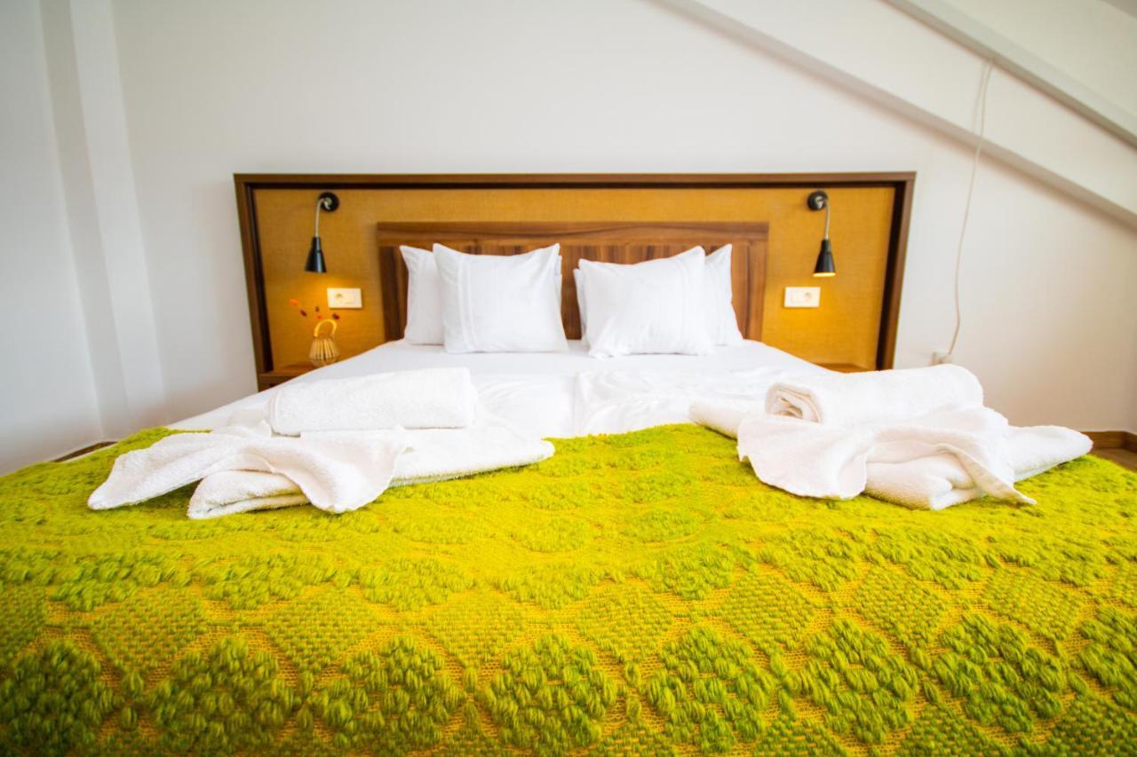 Mai Danube Hotell Ieşelniţa Exteriör bild
