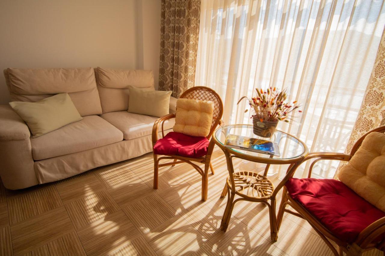 Mai Danube Hotell Ieşelniţa Exteriör bild
