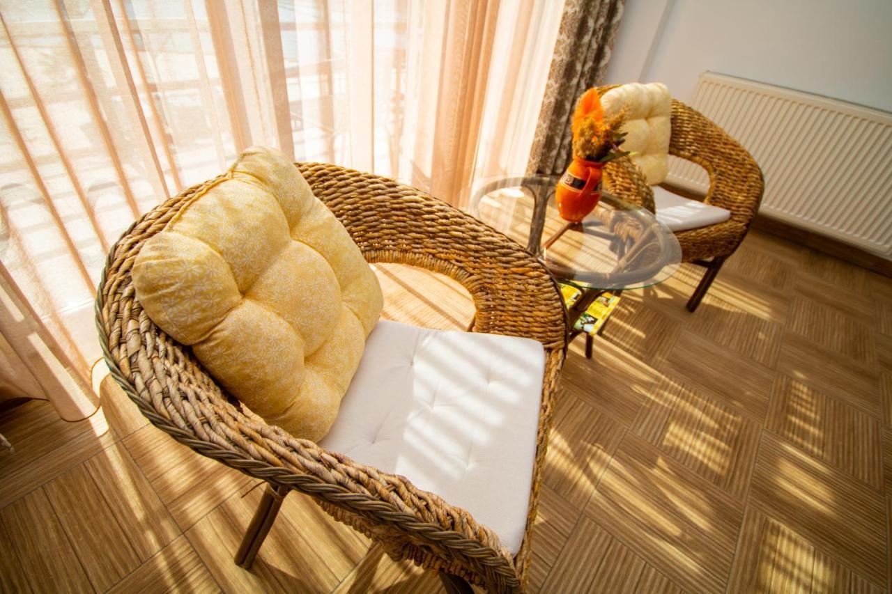 Mai Danube Hotell Ieşelniţa Exteriör bild