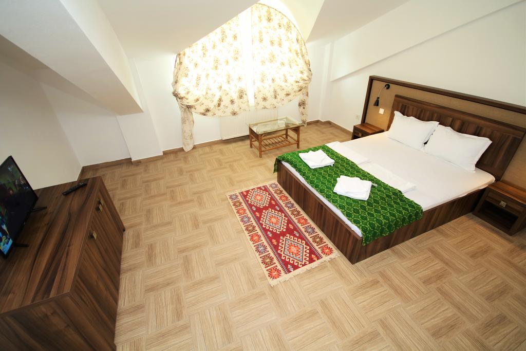 Mai Danube Hotell Ieşelniţa Exteriör bild