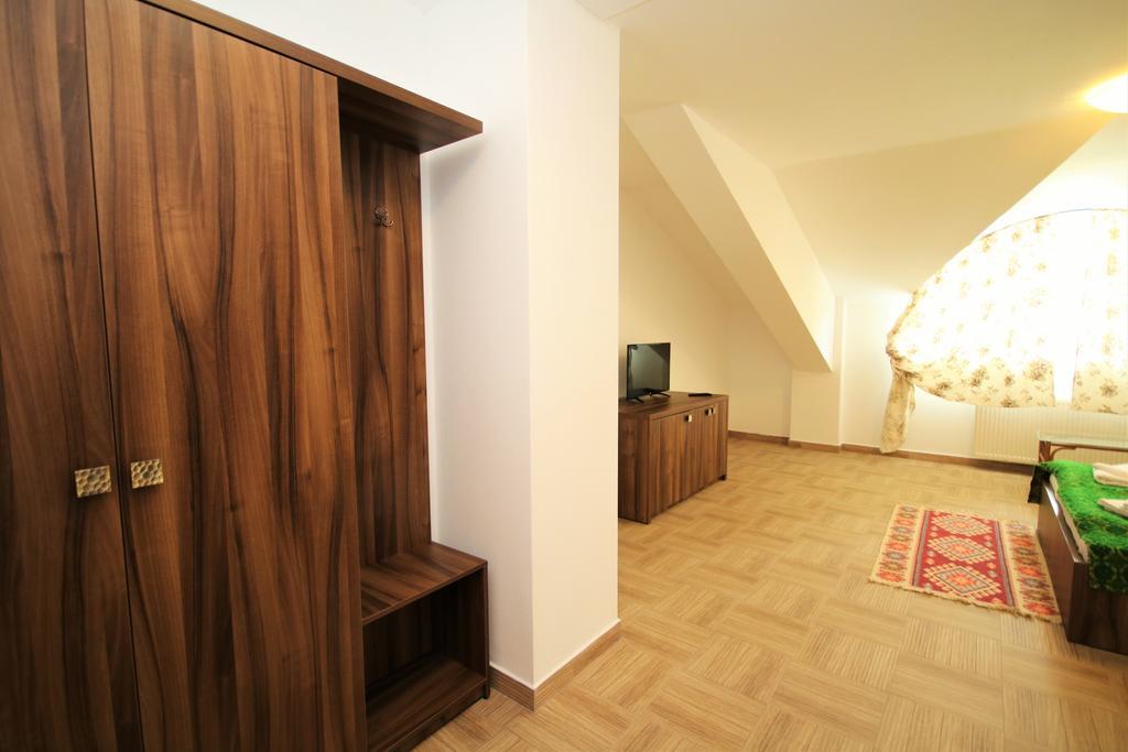 Mai Danube Hotell Ieşelniţa Exteriör bild