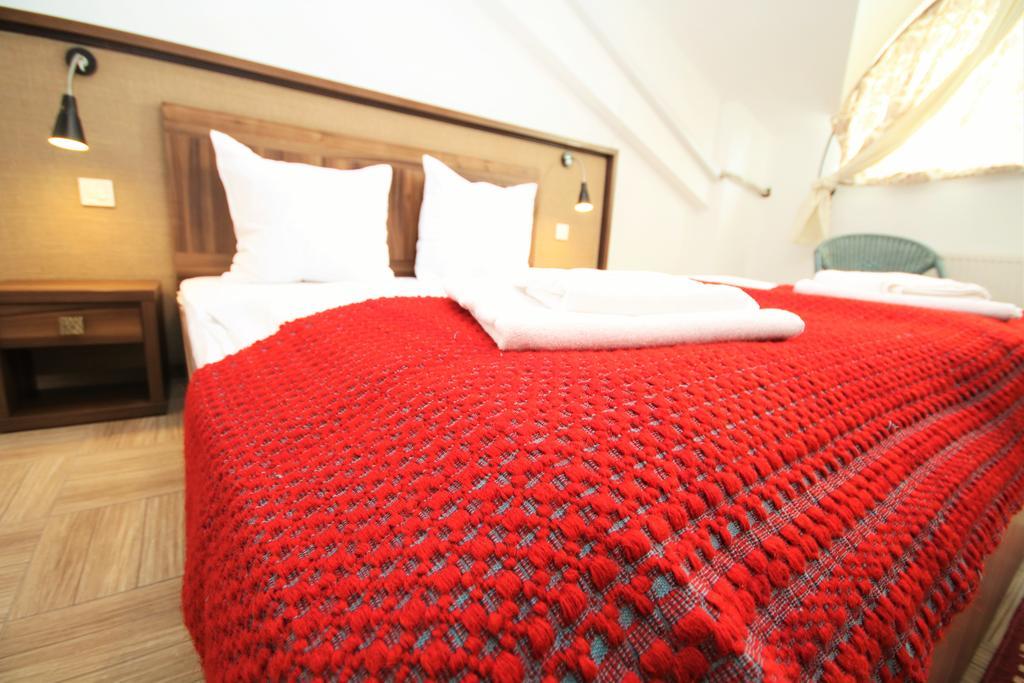 Mai Danube Hotell Ieşelniţa Exteriör bild