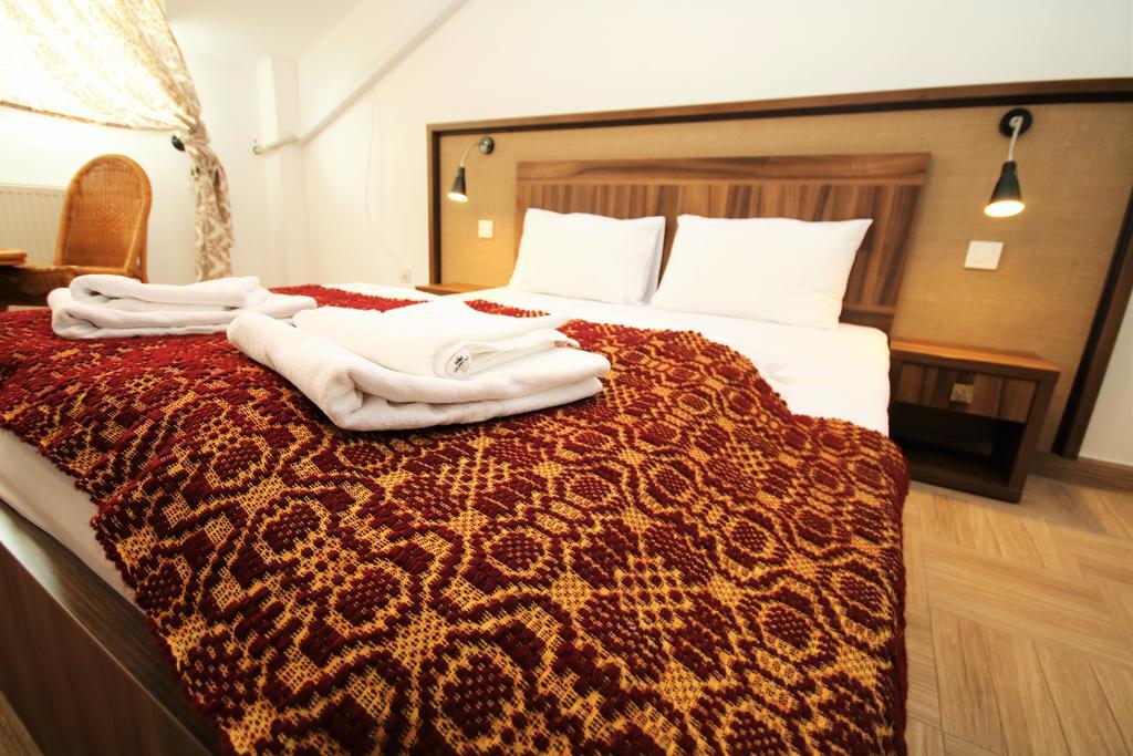 Mai Danube Hotell Ieşelniţa Exteriör bild