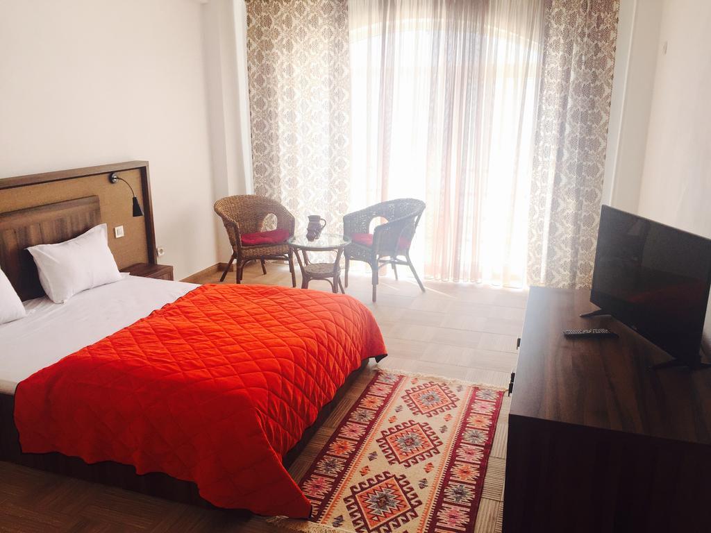 Mai Danube Hotell Ieşelniţa Exteriör bild