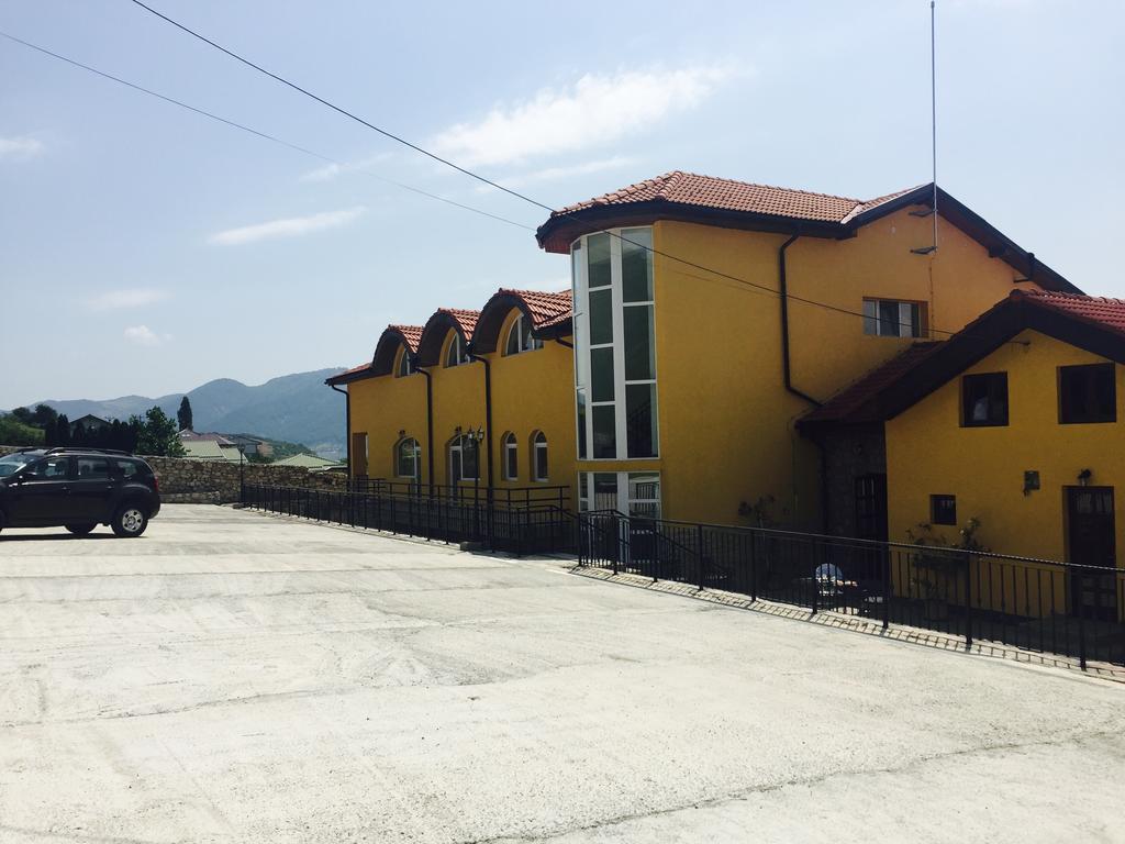Mai Danube Hotell Ieşelniţa Exteriör bild