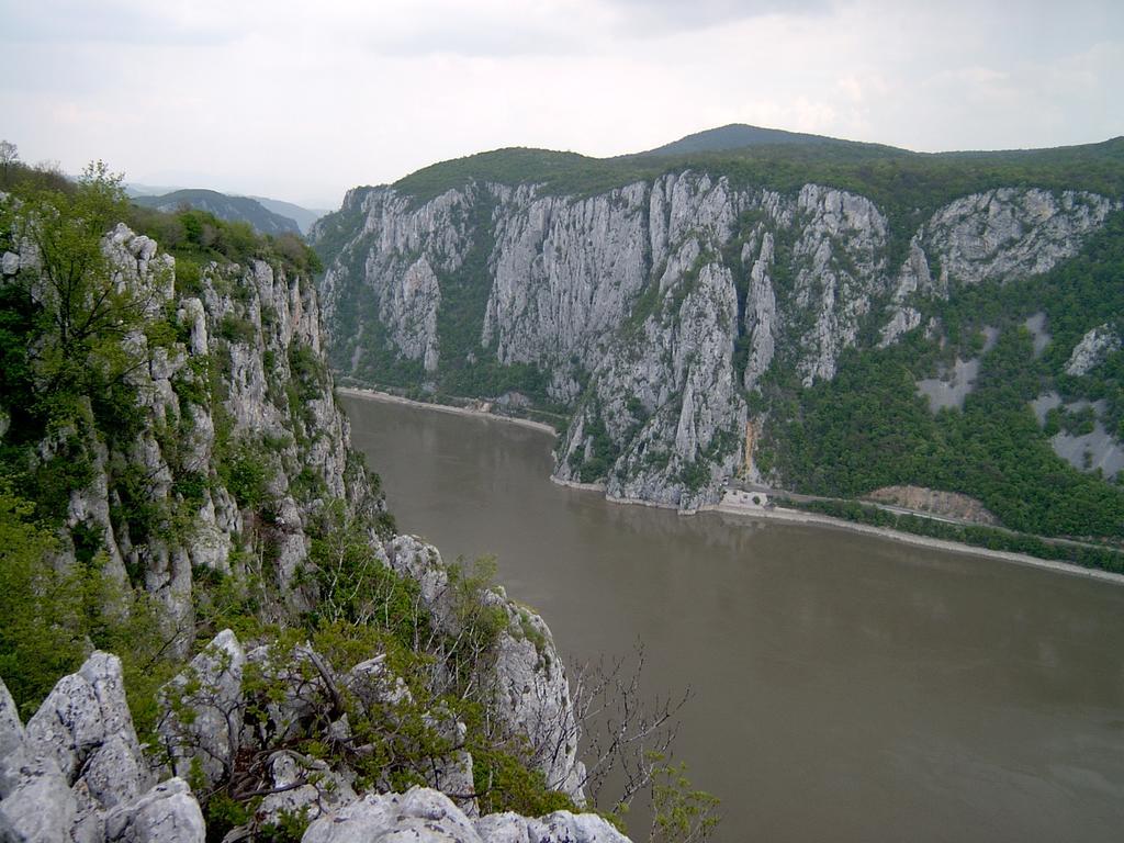 Mai Danube Hotell Ieşelniţa Exteriör bild