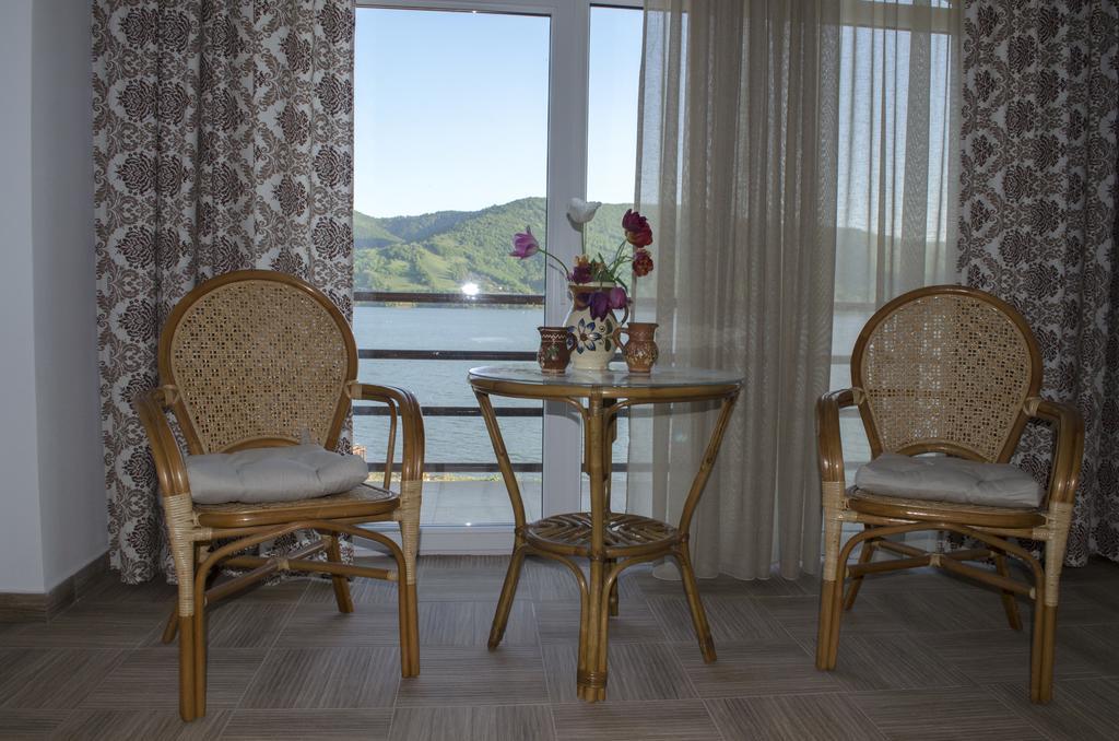 Mai Danube Hotell Ieşelniţa Exteriör bild
