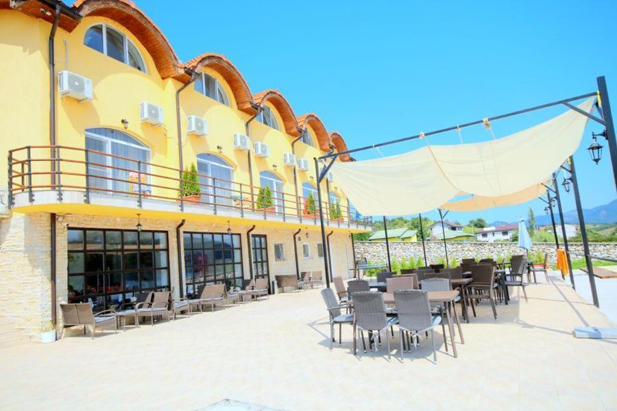 Mai Danube Hotell Ieşelniţa Exteriör bild