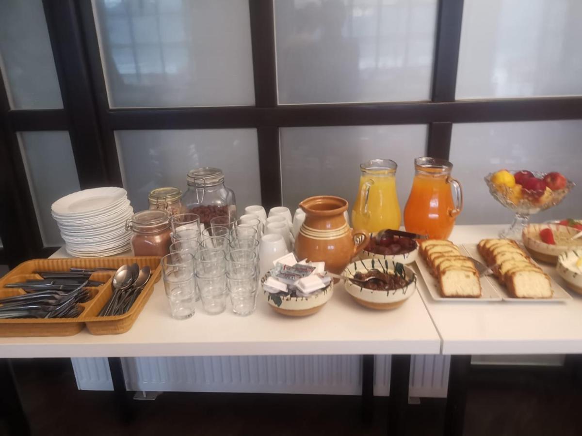 Mai Danube Hotell Ieşelniţa Exteriör bild